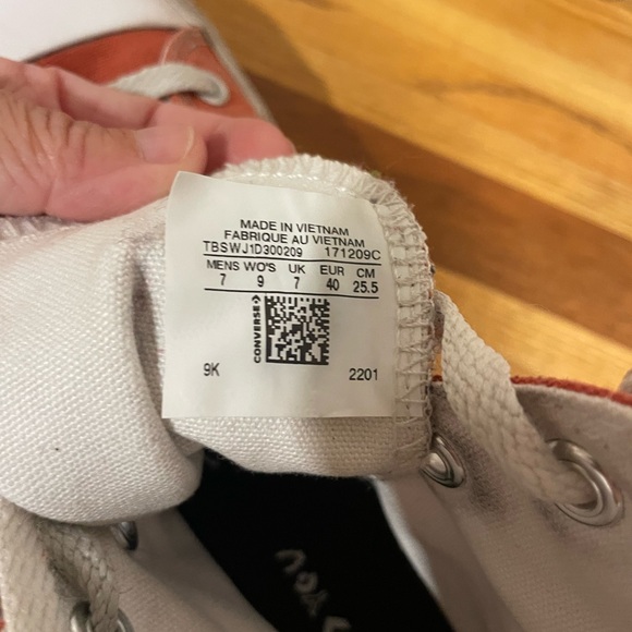 Customer orange converse high top - Picture 4 of 4